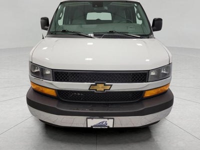 2025 Chevrolet Express Passenger 3500 1LT