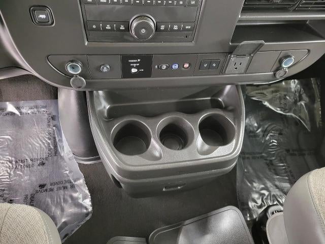 2025 Chevrolet Express Passenger 3500 1LT
