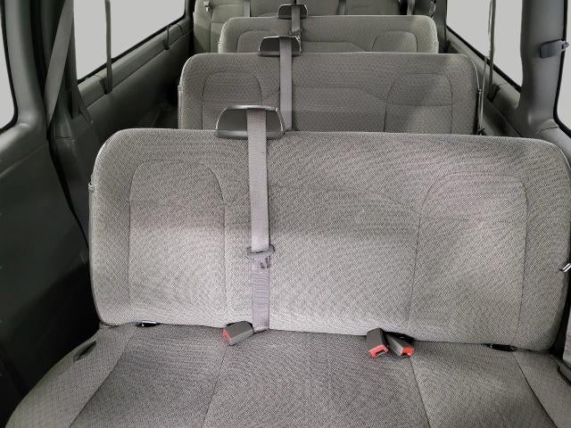 2025 Chevrolet Express Passenger 3500 1LT