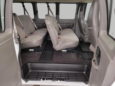 2025 Chevrolet Express Passenger 3500 1LT