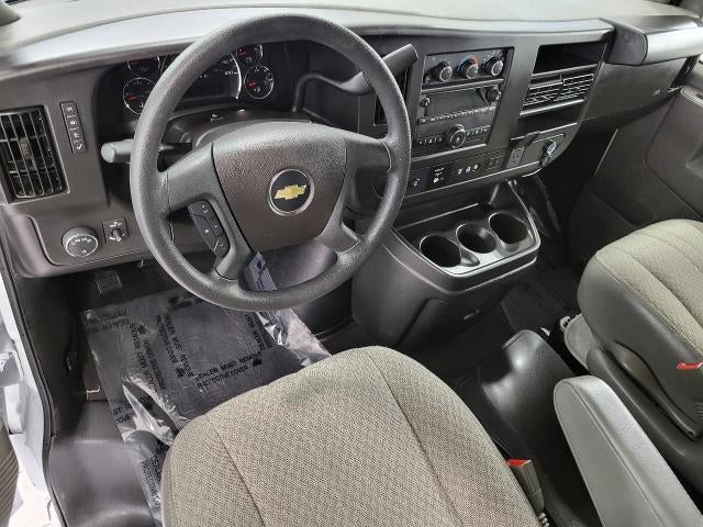 2025 Chevrolet Express Passenger 3500 1LT