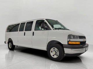 2025 Chevrolet Express Passenger 3500 1LT