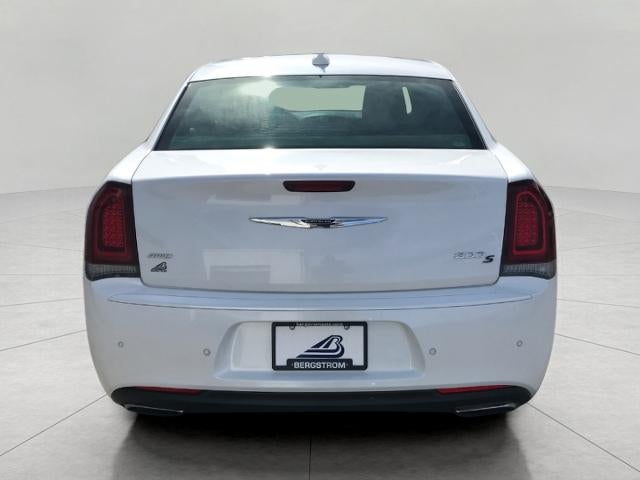 2016 Chrysler 300 300S