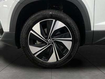 2023 Volkswagen Taos SE 4MOTION