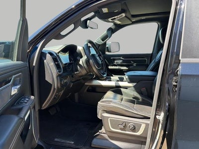 2019 RAM 1500 Laramie Crew Cab 4x4 5'7" Box