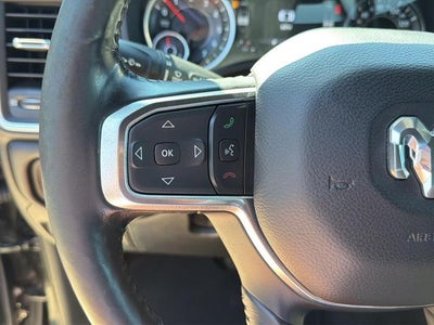2019 RAM 1500 Laramie Crew Cab 4x4 5'7" Box