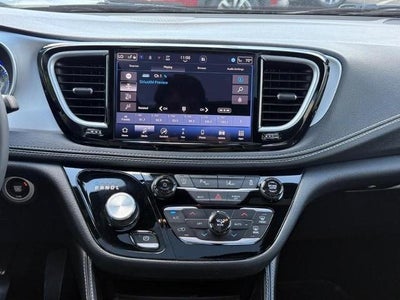 2025 Chrysler Pacifica Limited AWD