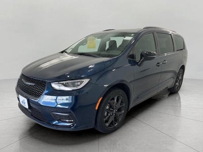 2025 Chrysler Pacifica Limited AWD