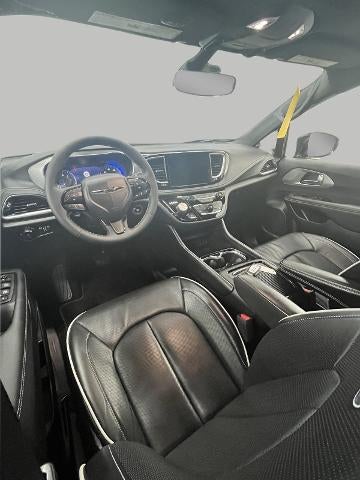 2025 Chrysler Pacifica Limited AWD