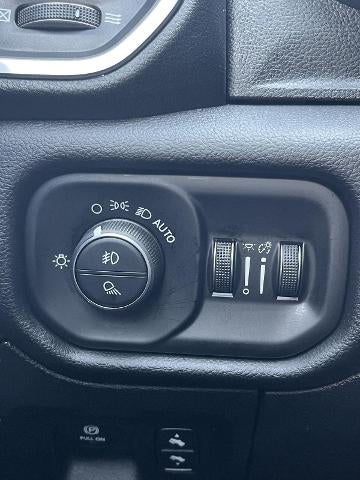 2021 RAM 1500 Laramie 4x4 Crew Cab 5'7" Box