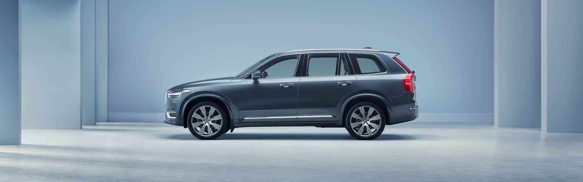 Volvo XC90 side view